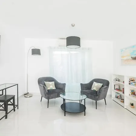 Dreams Villa *